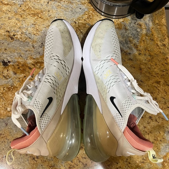 Nike Air Max 270 size 10.5 - Picture 7 of 9